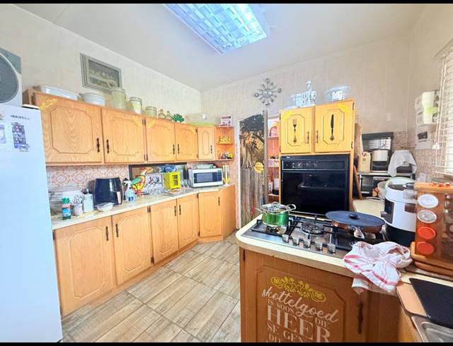 4 BEDROOM HOUSE FOR SALE IN VANDERBIJLPARK CW 2